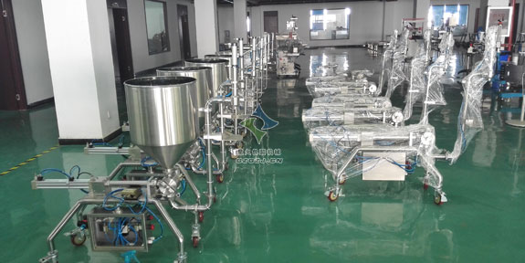 給袋式火鍋底料灌裝機(jī)