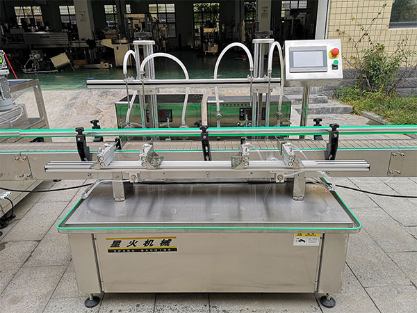 全套濃醬灌裝機生產線實拍圖